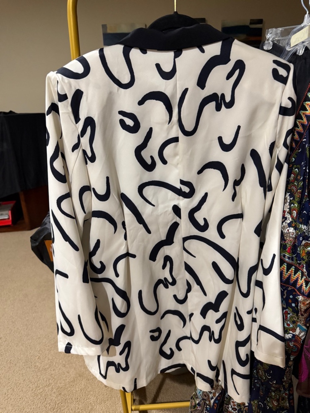 SHEIN Black and White Abstract Print Blazer - Picture 2 of 2